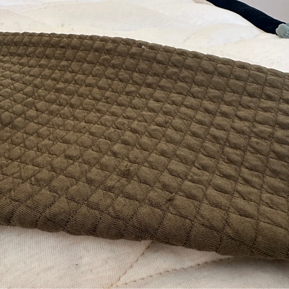 Nobull Women's Quilted Crew Pullover Arm Green - Picture 7 of 9